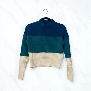 Gypsy Cloud Cowl cropped Sweater Size Small NWT